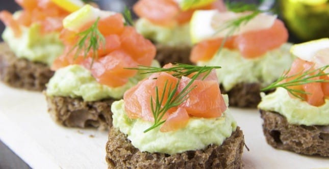 Tartine avocado e salmone